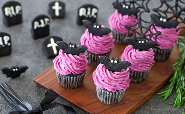 Schaurig leckere Cupcakes mit Heidelbeer Frosting